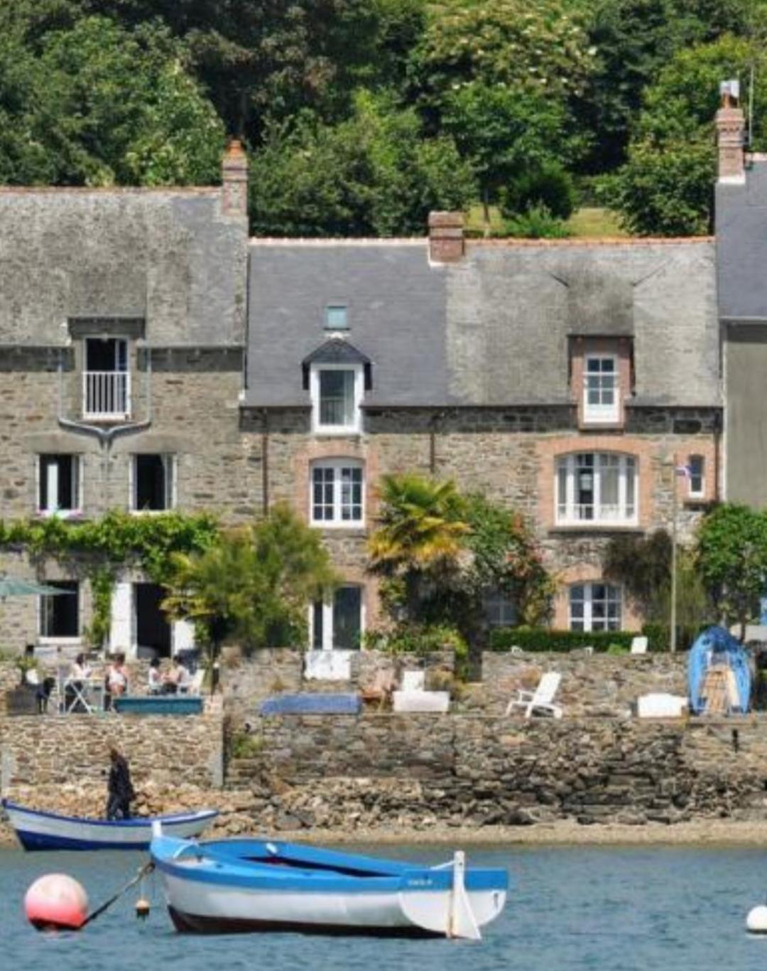 Holiday home Maison Entiere, Dans Village Bord De Mer, Typique & Classe Saint-Suliac
