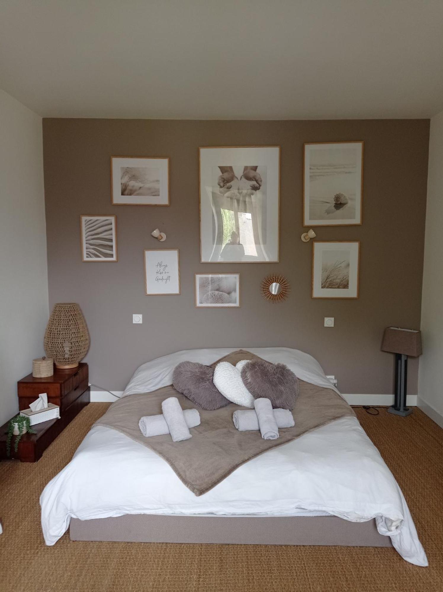 Holiday home Maison Entiere, Dans Village Bord De Mer, Typique & Classe Saint-Suliac